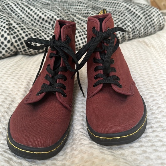 Dr. Martens burgundy Shoreditch size 37 US6 women’s - Picture 1 of 6